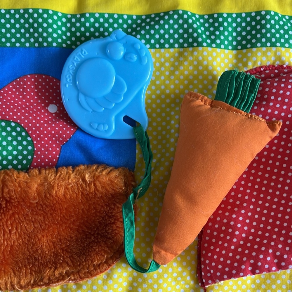 VINTAGE Playskool baby Fold n’ go activity quilt 1987 Playskool Inc. Hasbro - Picture 4 of 12